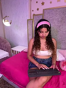 alexa cutte  online show from May 13, 11:27 am
