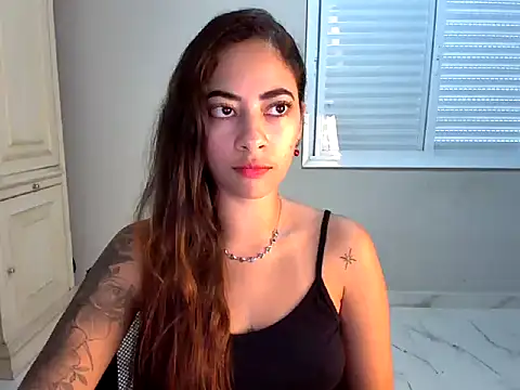 CurlySurfer online show from April 28, 10:30 am