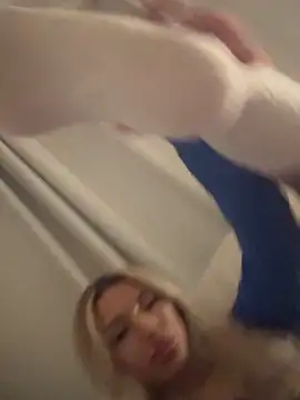 Hisnaughtylilthing online show from April 20, 8:56 pm