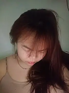 Truxcy1 online show from May 13, 3:23 am