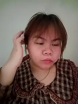 Truxcy1 online show from May 24, 1:37 am