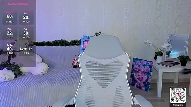 LinnLove online show from April 21, 6:53 am