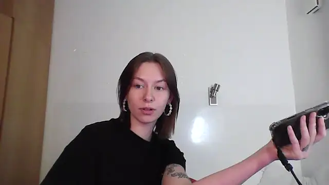 JuicyErika online show from May 1, 11:19 pm
