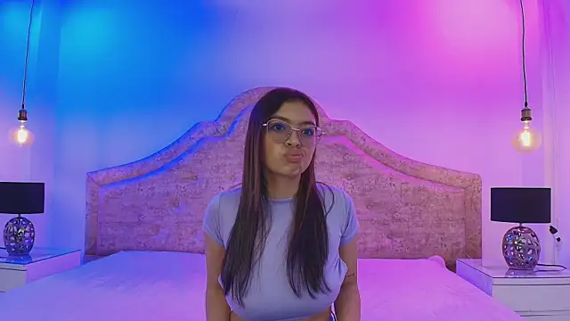 SamaraVale online show from April 21, 8:49 pm