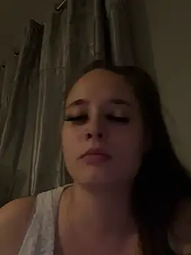 Poppylooloo online show from May 14, 8:25 pm