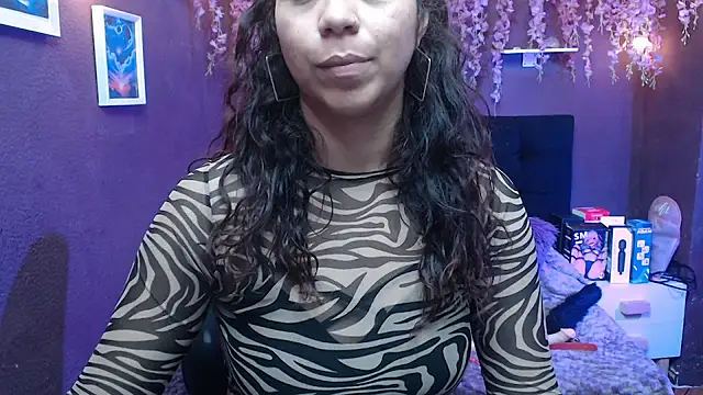 monik299 online show from May 18, 1:06 pm