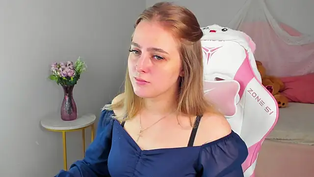 EllaBells online show from June 11, 5:04 am