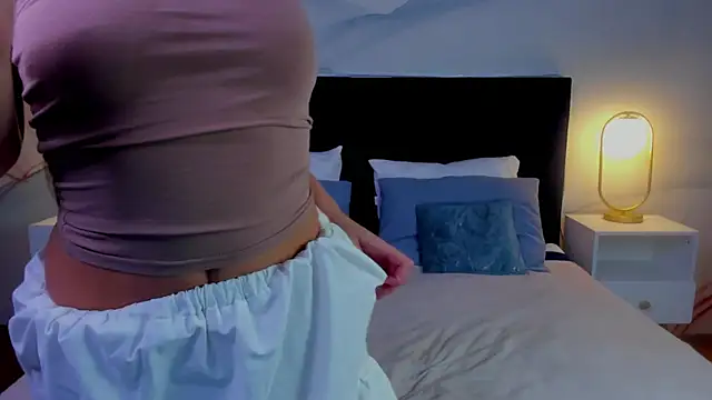 NicoleWells22 online show from May 3, 5:44 am