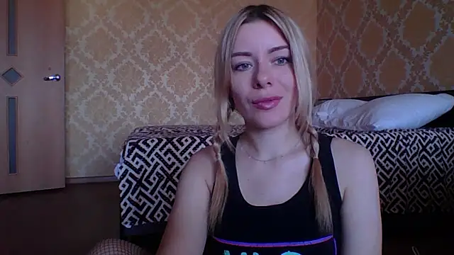 Softy Aura  online show from May 27, 9:06 am