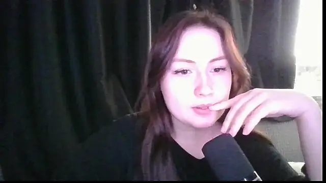 Tendre Amelia online show from May 12, 1:40 pm