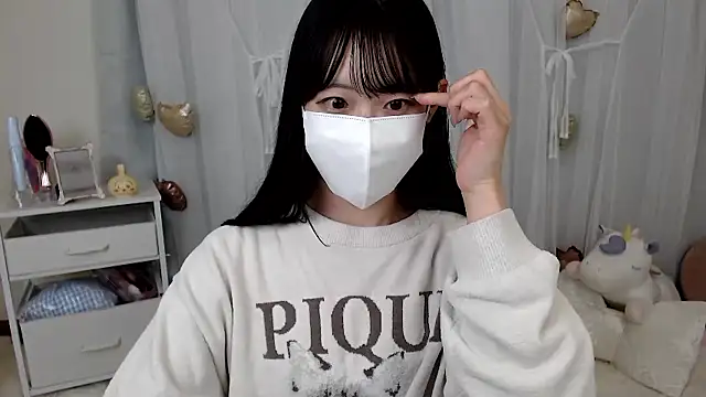 mii  tan online show from April 28, 12:20 pm