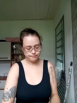 LunnaKitten online show from April 29, 3:47 pm