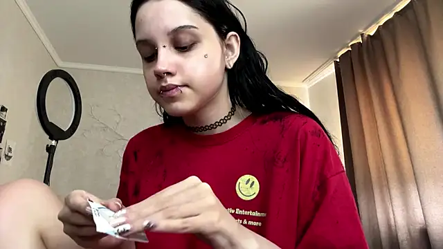 LouisePavlides online show from June 18, 11:26 am