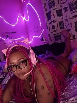 MelFadinha online show from April 27, 1:46 am