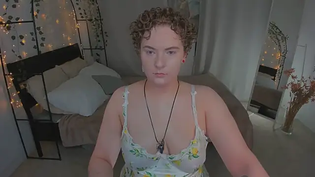 MelittaStorrie online show from May 27, 6:21 am