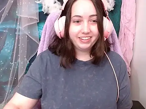 LavenderGreyTarot online show from May 28, 2:42 am