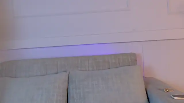 ZoeyPetit online show from June 15, 3:23 pm