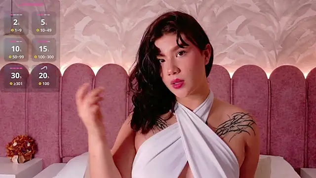 Emily-Cooper- online show from May 18, 3:49 am