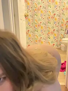 lovergirlxoxox online show from April 27, 11:02 pm