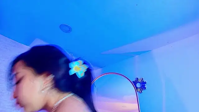 AshleyGross  online show from May 12, 8:37 pm