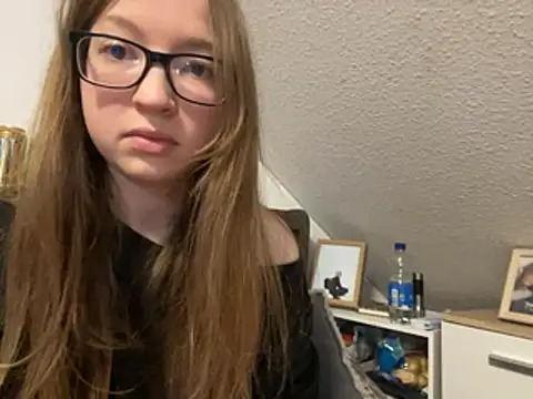 Freaky-Doll online show from May 1, 6:11 pm