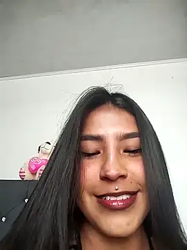 ISAASQUIIIRT online show from May 4, 4:33 pm