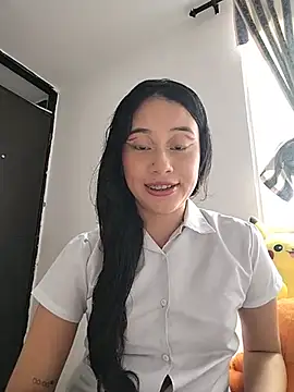 L0lita Emi12 online show from July 5, 6:35 pm