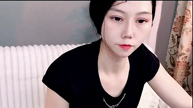 Lovelovelove698 online show from May 5, 2:14 am
