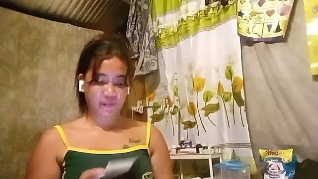 renamariz1 online show from July 17, 2:32 pm