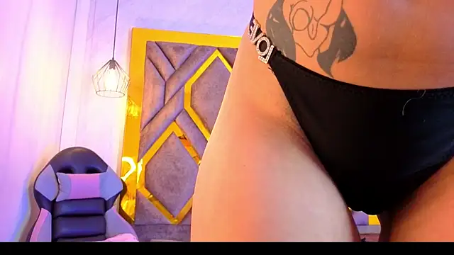 Ey Im simone  online show from June 16, 6:31 pm
