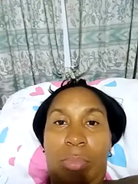 dulcechocolate online show from May 9, 3:52 am