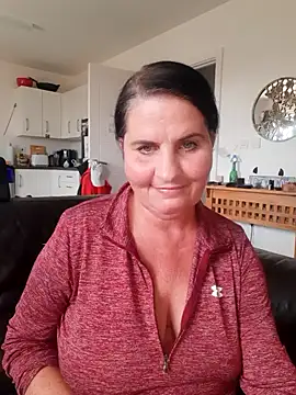 Velvet-Milf online show from June 16, 3:57 pm