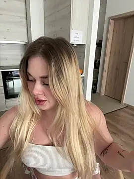 lilixcake online show from May 15, 11:24 am