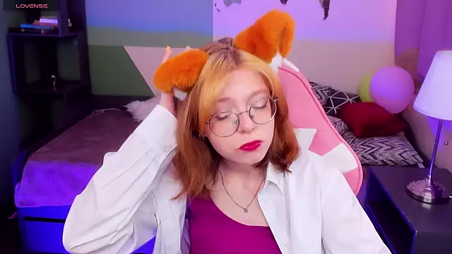 FoxxyyPolly online show from June 8, 5:41 am