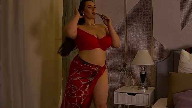 Queen Monica  online show from June 19, 6:22 pm