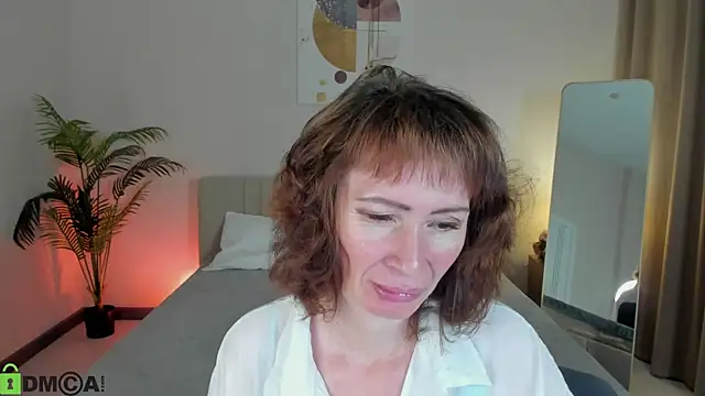 gracekellyyy online show from June 14, 4:24 am