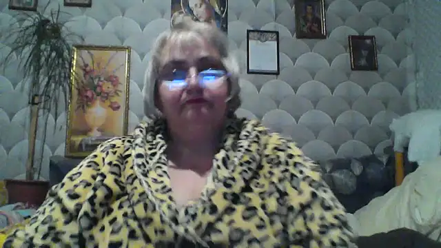 MarinaFarina53 online show from June 2, 9:05 pm