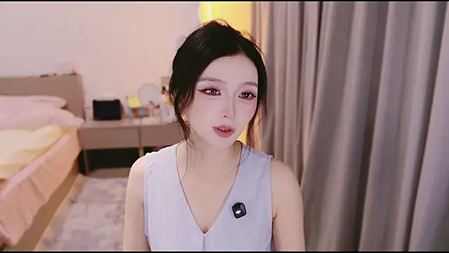 Apple-228 online show from June 18, 11:59 am