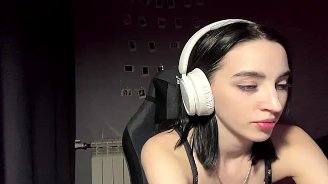 NightFoxxx online show from June 5, 1:39 pm