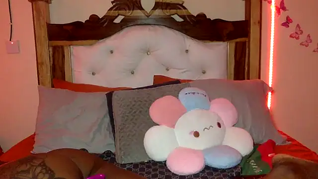 creamyamber online show from March 21, 2:38 am