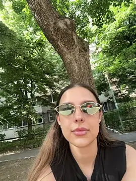 ScarletColesX online show from June 7, 1:29 pm