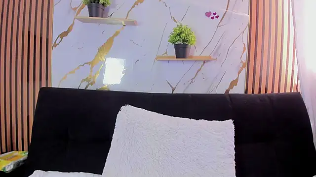 candy queens  online show from June 3, 7:19 pm