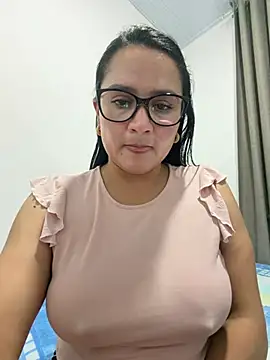 rousee69  online show from July 3, 11:22 pm