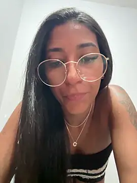 julia hoot online show from May 15, 11:18 pm