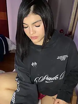 Emilyrosett  online show from May 19, 9:55 pm