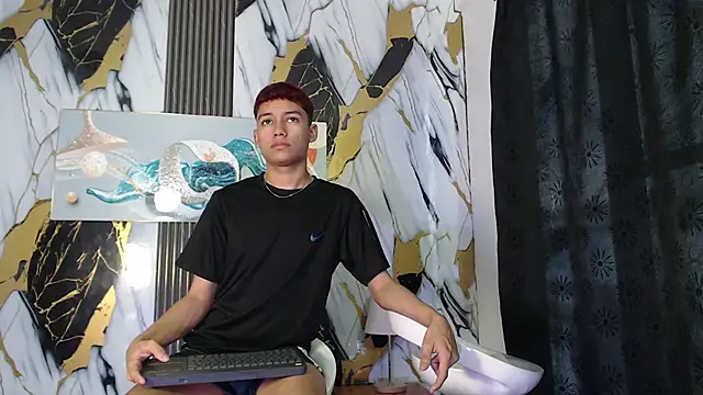 KING LOVERS1 online show from June 21, 2:10 pm
