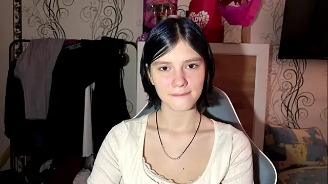 MinnieMoonie online show from May 15, 2:09 pm