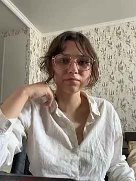 Yuna Gasai online show from May 19, 11:17 am