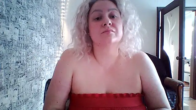 MissisXL online show from May 15, 2:31 pm