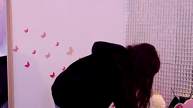 Daisy Blush online show from June 13, 4:10 am